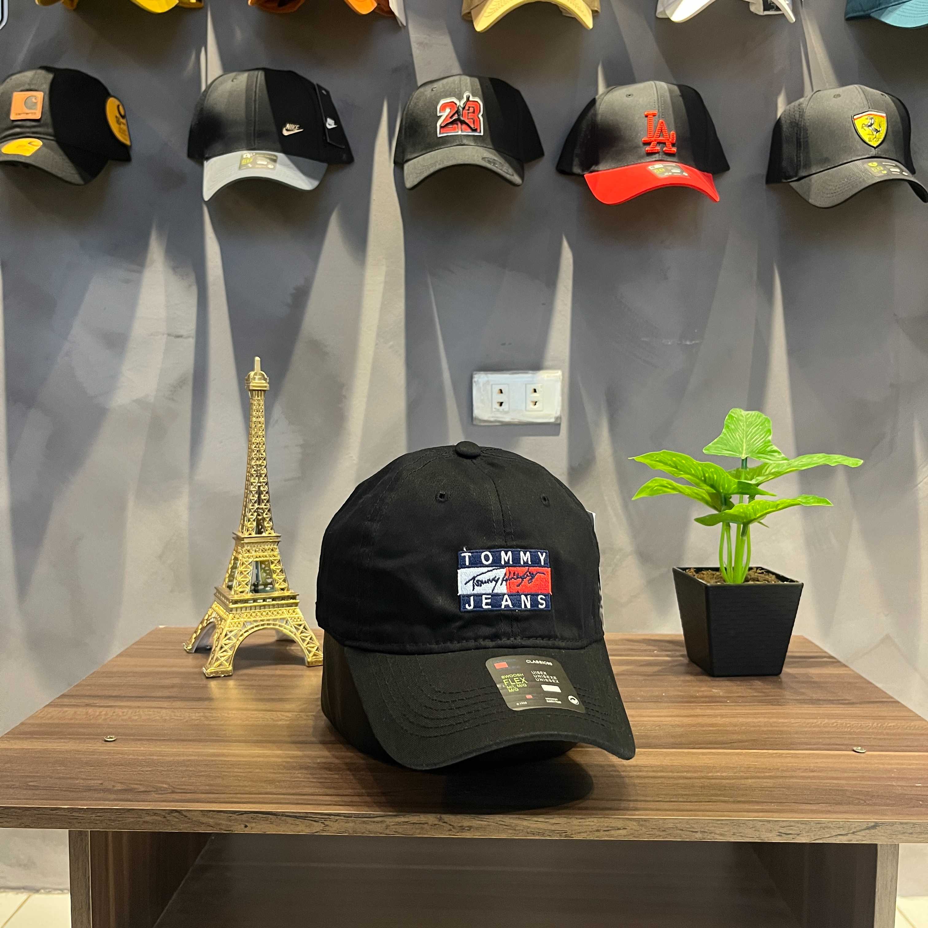 Tommy Hilfiger Black